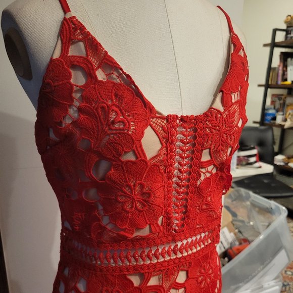 Red Lace floral dress (Just Me, Nordstrom) Size M - Picture 3 of 12